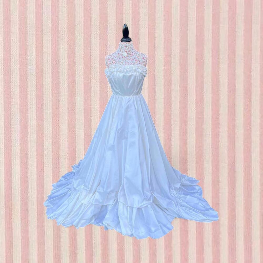 vintage strapless ruffled wedding dress